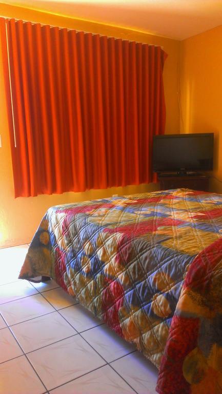 Ramona Motel Miami Room photo
